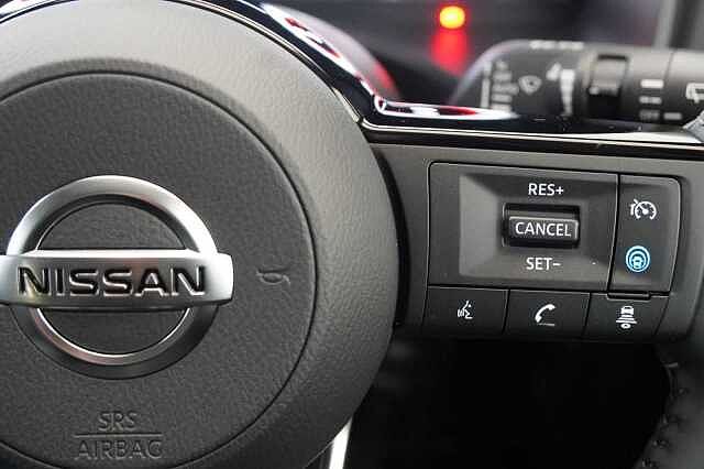 Nissan Qashqai 1.3 DIG-T MH 140 Premiere Edition with Glass Roof + Drive Assist Technology