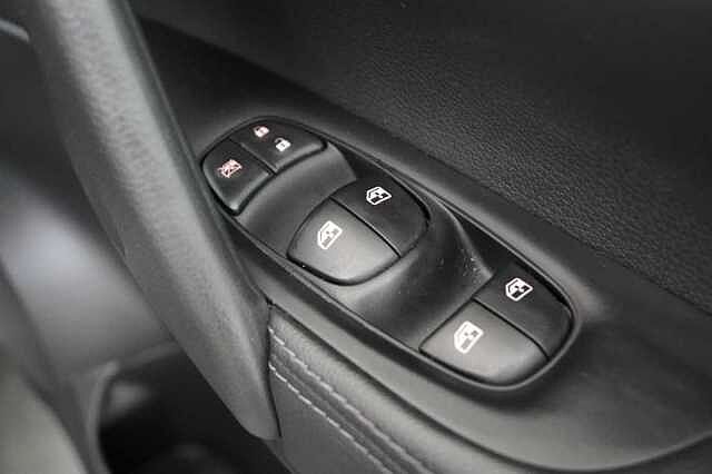 Nissan Qashqai 1.3 DIG-T 160 Acenta Premium with Sat Nav and Rear View Camera