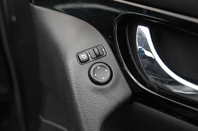 Nissan Qashqai 1.3 DIG-T 160 Acenta Premium with Sat Nav and Rear View Camera