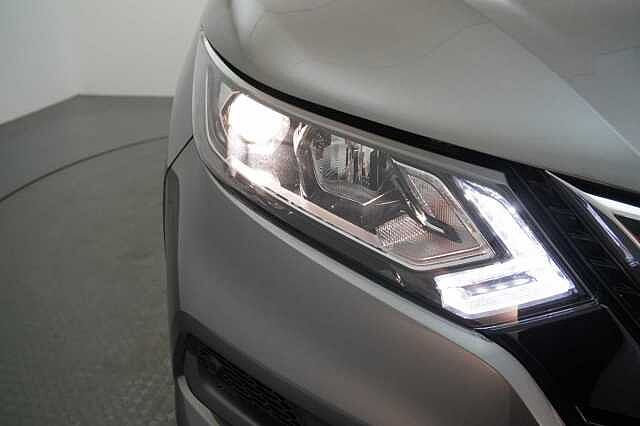 Nissan Qashqai 1.3 DIG-T 160 Acenta Premium with Sat Nav and Rear View Camera