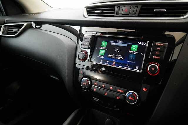 Nissan Qashqai 1.3 DIG-T 160 Acenta Premium with Sat Nav and Rear View Camera
