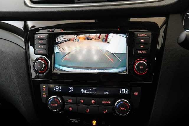Nissan Qashqai 1.3 DIG-T 160 Acenta Premium with Sat Nav and Rear View Camera