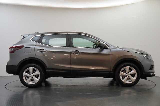 Nissan Qashqai 1.3 DIG-T 160 Acenta Premium with Sat Nav and Rear View Camera