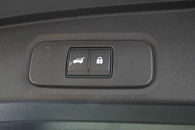 Nissan Qashqai 1.5 190 e-Power Tekna Auto with Sat Nav + 360 View Cameras and Glass Roof