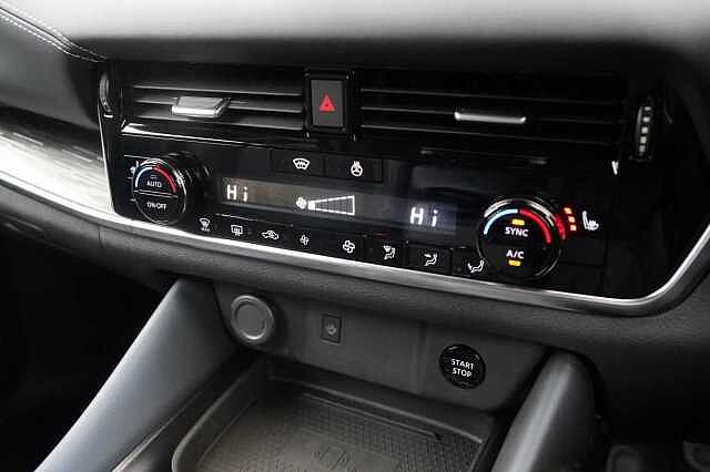 Nissan Qashqai 1.5 190 e-Power Tekna Auto with Sat Nav + 360 View Cameras and Glass Roof