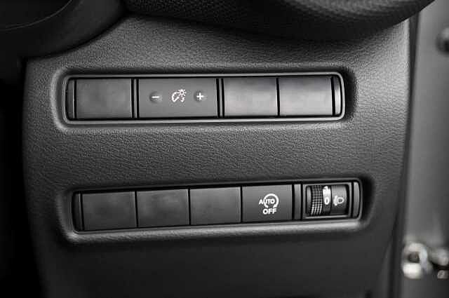 Nissan Juke 1.0 DIG-T 114 N-Connecta with Sat Nav and Rear View Camera