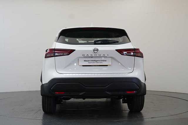 Nissan Qashqai 1.3 DIG-T MH 158 Acenta Premium with Rear Camera and Intelligent Cruise