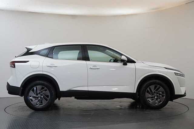 Nissan Qashqai 1.3 DIG-T MH 158 Acenta Premium with Rear Camera and Intelligent Cruise