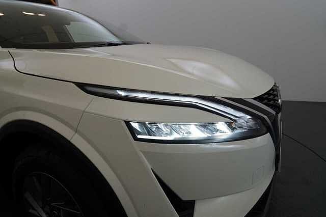 Nissan Qashqai 1.3 DIG-T MH 158 Acenta Premium with Rear Camera and Intelligent Cruise