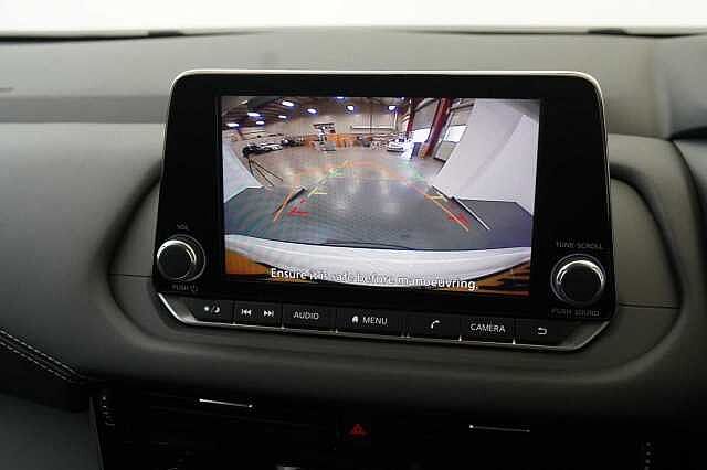 Nissan Qashqai 1.3 DIG-T MH 158 Acenta Premium with Rear Camera and Intelligent Cruise