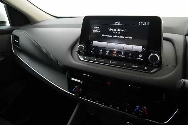 Nissan Qashqai 1.3 DIG-T MH 158 Acenta Premium with Rear Camera and Intelligent Cruise