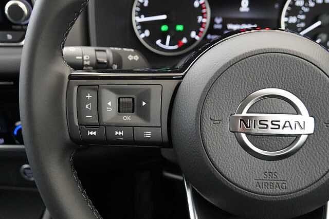 Nissan Qashqai 1.3 DIG-T MH 158 Acenta Premium with Rear Camera and Intelligent Cruise