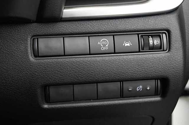 Nissan Qashqai 1.3 DIG-T MH 158 Acenta Premium with Rear Camera and Intelligent Cruise