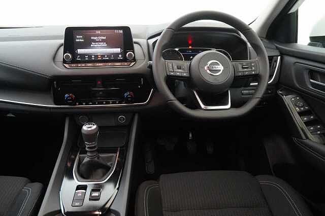Nissan Qashqai 1.3 DIG-T MH 158 Acenta Premium with Rear Camera and Intelligent Cruise