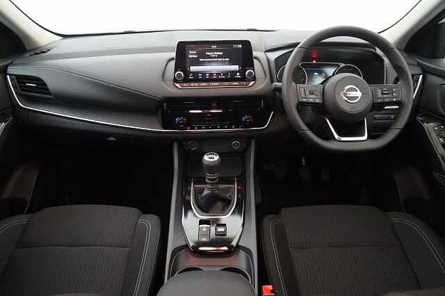 Nissan Qashqai 1.3 DIG-T MH 158 Acenta Premium with Rear Camera and Intelligent Cruise