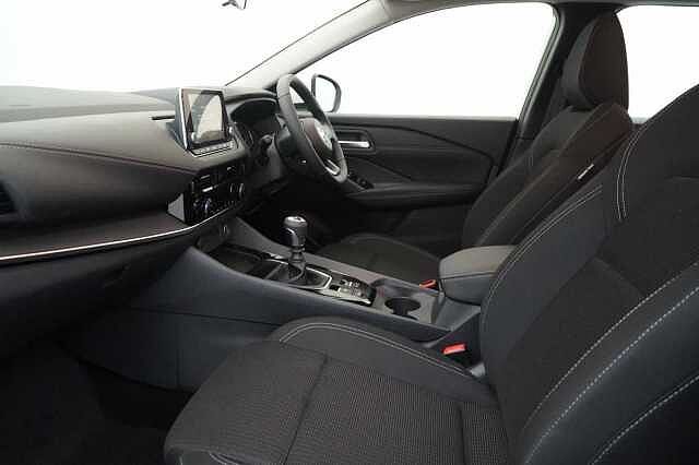 Nissan Qashqai 1.3 DIG-T MH 158 Acenta Premium with Rear Camera and Intelligent Cruise