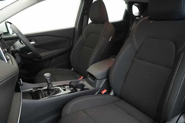 Nissan Qashqai 1.3 DIG-T MH 158 Acenta Premium with Rear Camera and Intelligent Cruise
