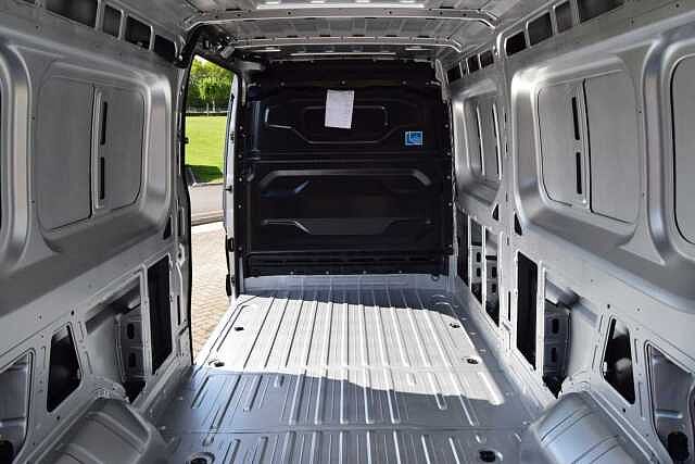 Nissan Interstar 2.0 dCi 150 Acenta L3 H2 3.5T Panel Van