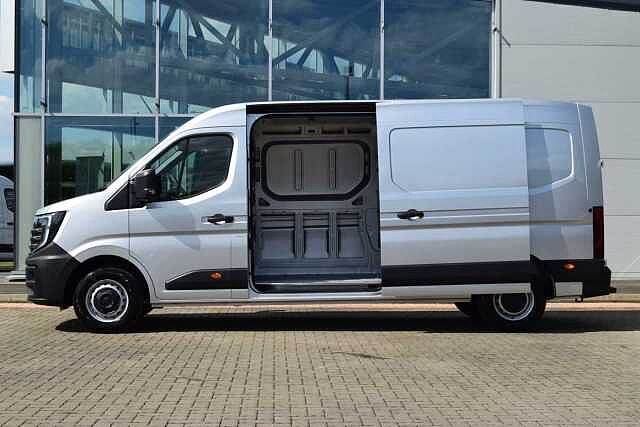 Nissan Interstar 2.0 dCi 150 Acenta L3 H2 3.5T Panel Van
