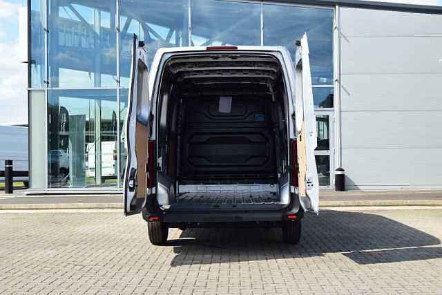 Nissan Interstar 2.0 dCi 150 Acenta L3 H2 3.5T Panel Van