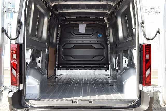 Nissan Interstar 2.0 dCi 150 Acenta L3 H2 3.5T Panel Van