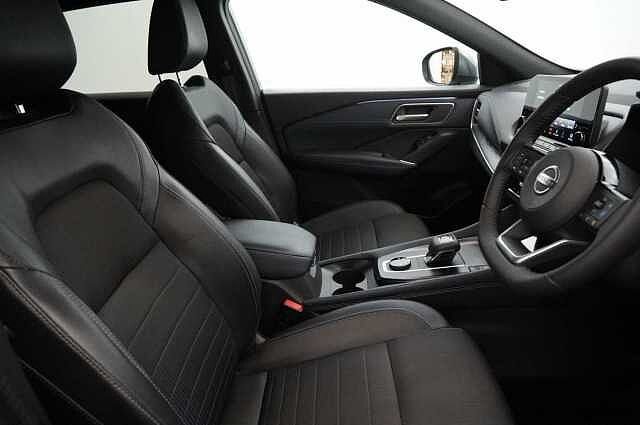 Nissan Qashqai 1.3 DIG-T MH 158 4WD Tekna X-Tronic Auto with Glass Roof and Pro Pilot