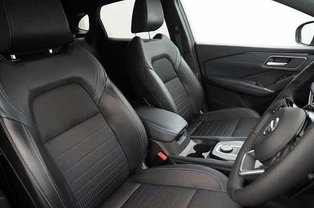 Nissan Qashqai 1.3 DIG-T MH 158 4WD Tekna X-Tronic Auto with Glass Roof and Pro Pilot