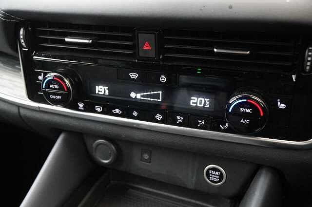 Nissan Qashqai 1.3 DIG-T MH 158 4WD Tekna X-Tronic Auto with Glass Roof and Pro Pilot