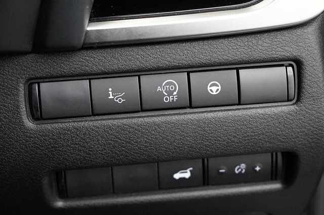 Nissan Qashqai 1.3 DIG-T MH 158 4WD Tekna X-Tronic Auto with Glass Roof and Pro Pilot