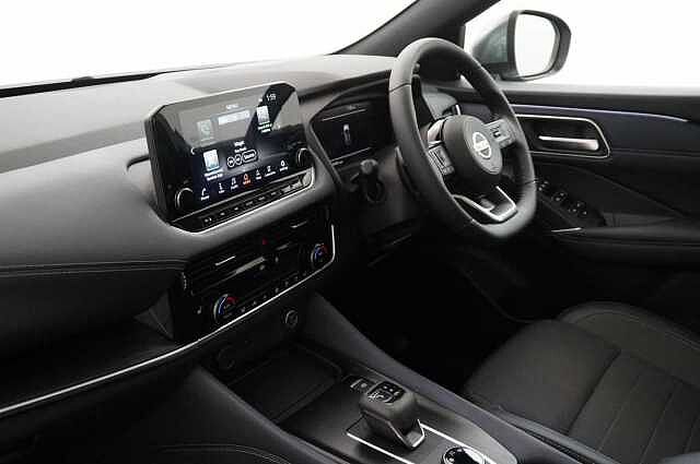 Nissan Qashqai 1.3 DIG-T MH 158 4WD Tekna X-Tronic Auto with Glass Roof and Pro Pilot