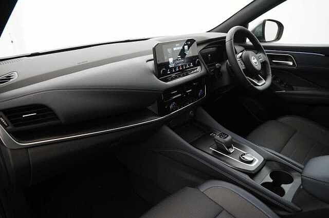 Nissan Qashqai 1.3 DIG-T MH 158 4WD Tekna X-Tronic Auto with Glass Roof and Pro Pilot
