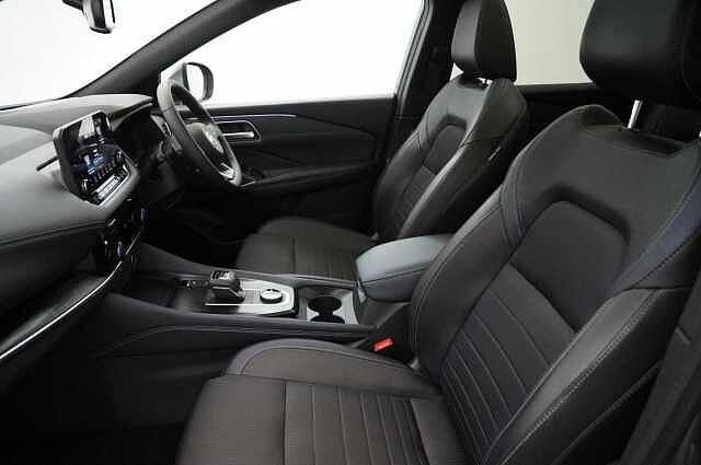 Nissan Qashqai 1.3 DIG-T MH 158 4WD Tekna X-Tronic Auto with Glass Roof and Pro Pilot