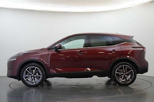 Nissan Qashqai 1.3 DIG-T MH 158 4WD Tekna X-Tronic Auto with Glass Roof and Pro Pilot