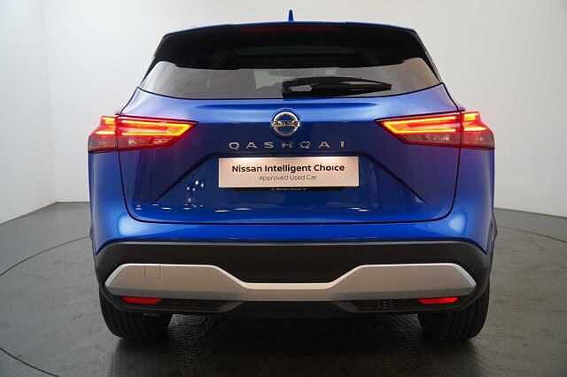 Nissan Qashqai 1.3 DIG-T MH 140 N-Connecta with Sat Nav + 360 Cameras and Glass Roof Pack