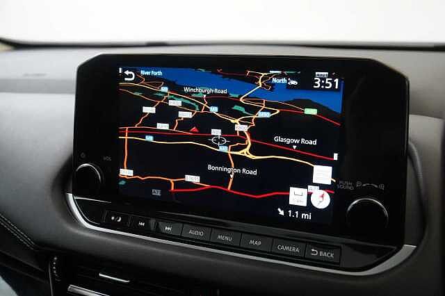 Nissan Qashqai 1.3 DIG-T MH 140 N-Connecta with Sat Nav + 360 Cameras and Glass Roof Pack