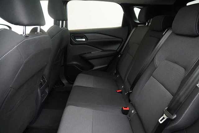 Nissan Qashqai 1.3 DIG-T MH 140 N-Connecta with Sat Nav + 360 Cameras and Glass Roof Pack