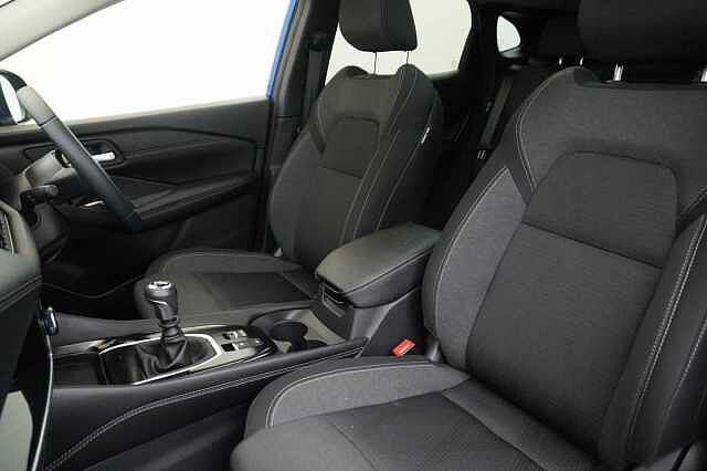 Nissan Qashqai 1.3 DIG-T MH 140 N-Connecta with Sat Nav + 360 Cameras and Glass Roof Pack