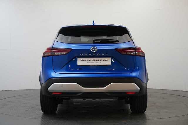 Nissan Qashqai 1.3 DIG-T MH 140 N-Connecta with Sat Nav + 360 Cameras and Glass Roof Pack