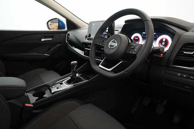 Nissan Qashqai 1.3 DIG-T MH 140 N-Connecta with Sat Nav + 360 Cameras and Glass Roof Pack