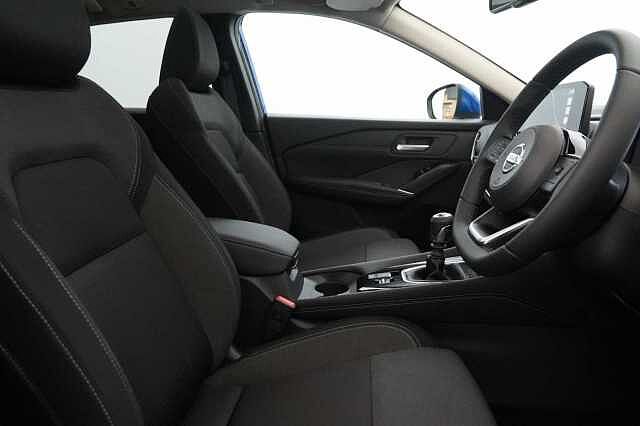 Nissan Qashqai 1.3 DIG-T MH 140 N-Connecta with Sat Nav + 360 Cameras and Glass Roof Pack