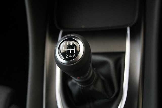 Nissan Qashqai 1.3 DIG-T MH 140 N-Connecta with Glass Roof + Sat Nav and 360 View Cameras