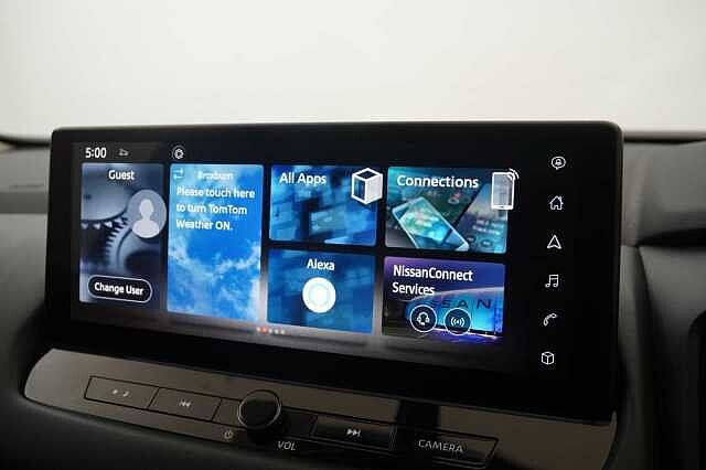 Nissan Qashqai 1.3 DIG-T MH 140 N-Connecta with Glass Roof + Sat Nav and 360 View Cameras