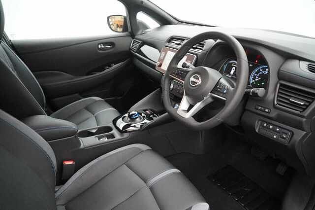 Nissan LEAF 39KW Tekna Auto with BOSE Audio and Pro Pilot Technology