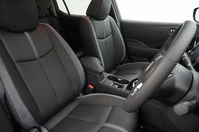 Nissan LEAF 39KW Tekna Auto with BOSE Audio and Pro Pilot Technology