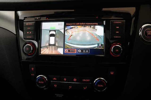 Nissan Qashqai 1.3 DIG-T 140 N-Motion Limited Edition with Glass Roof and LED Headlights