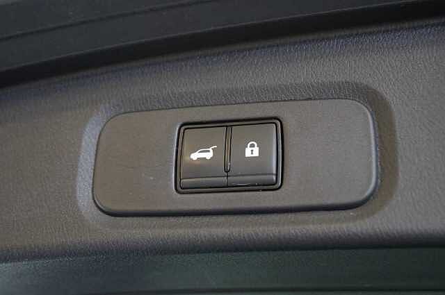 Nissan Qashqai 1.5 e-Power 190 Tekna Auto with Sat Nav + 360 View Cameras and Glass Roof