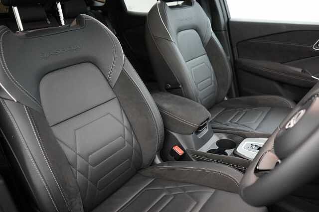 Nissan Qashqai 1.5 190 e-Power N-Design Auto with Comfort Pack Upgrade and Glass Roof