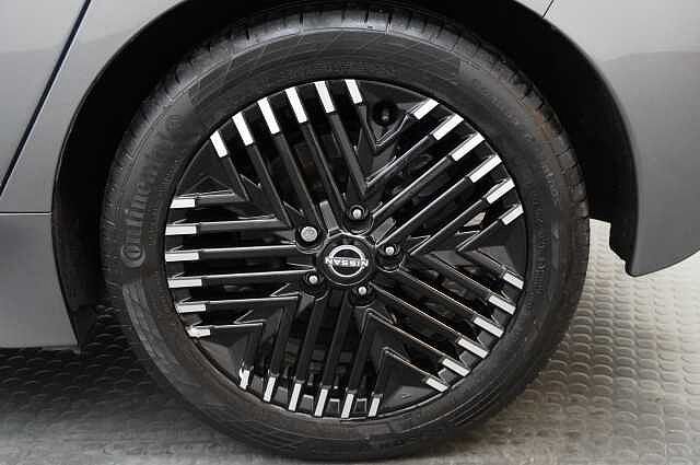 Nissan LEAF 39KW N-Connecta Auto with Sat Nav and 360 View Cameras