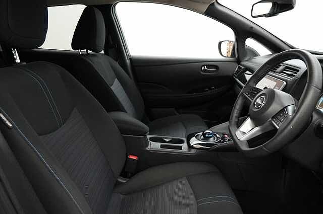 Nissan LEAF 39KW N-Connecta Auto with Sat Nav and 360 View Cameras