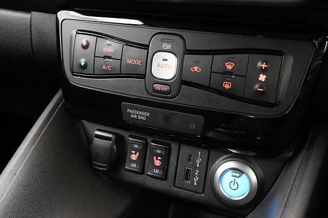 Nissan LEAF 39KW N-Connecta Auto with Sat Nav and 360 View Cameras